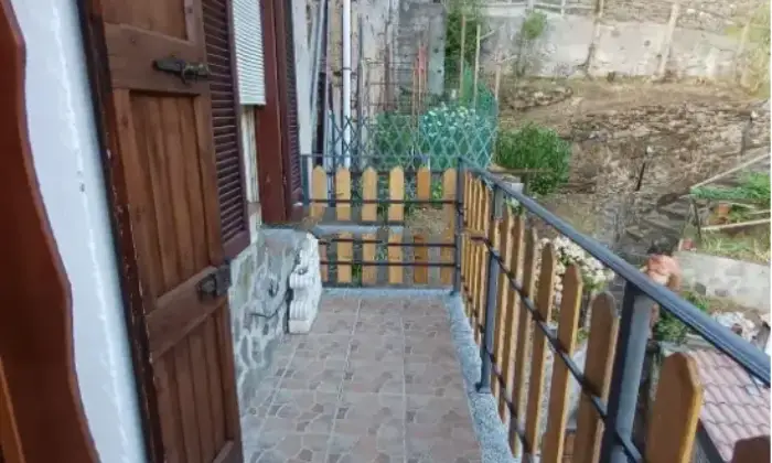 Rexer-Noceno-Vedesi-due-palazzine-indipendenti-adiacenti-a-Noceno-Altro