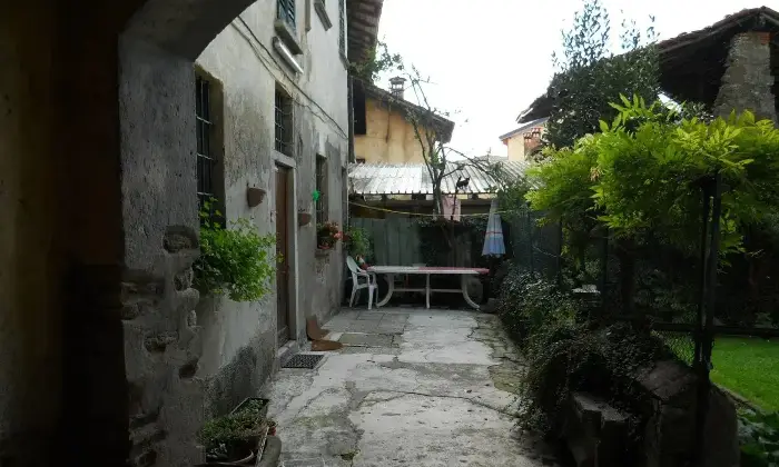 Rexer-Nava-Vendesi-propriet-rustica-a-Colle-Brianza-Altro