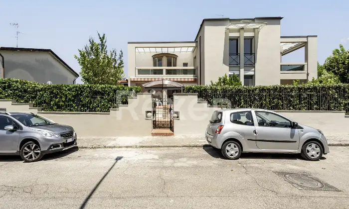 Rexer-Pietramelara-Ampia-propriet-antisismica-con-giardino-terrazzo-e-locali-accessori-Pietramelara-CE-Altro