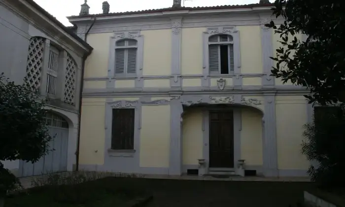 Rexer-Calvatone-Vendesi-elegante-villa-padronale-in-stile-Liberty-a-Calvatone-Altro