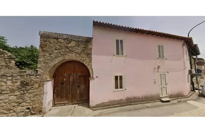 Rexer-Selegas-Casa-con-grande-giardino-a-Selegas-Facciata