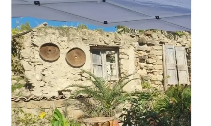 Rexer-Selegas-Casa-con-grande-giardino-a-Selegas-Cortile