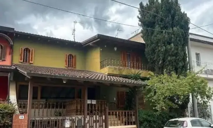 Rexer-Sannicandro-di-Bari-Vendesi-villa-a-Sannicandro-di-Bari-BA-Facciata