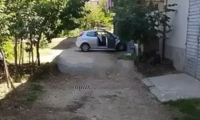 Rexer-Melicucc-Vendesi-casa-indipendente-su-tre-livelli-con-ampio-giardino-a-Dinami-Altro