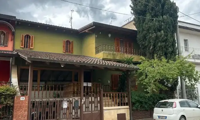Rexer-Sannicandro-di-Bari-Fittasi-villa-a-schiera-MQ-livelli-a-Sannicandro-BA-Facciata