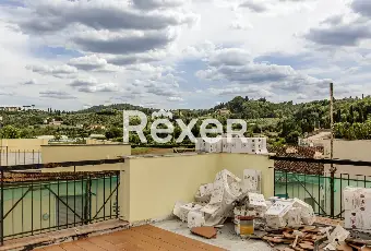 Rexer-Firenze-Via-del-Larione-ultimo-piano-di-vani-con-terrazze-Altro