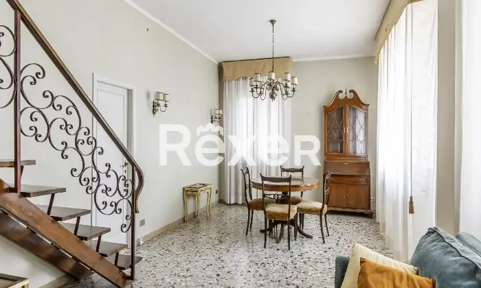 Rexer-Firenze-Via-del-Larione-ultimo-piano-di-vani-con-terrazze-Altro