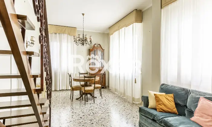 Rexer-Firenze-Via-del-Larione-ultimo-piano-di-vani-con-terrazze-Altro
