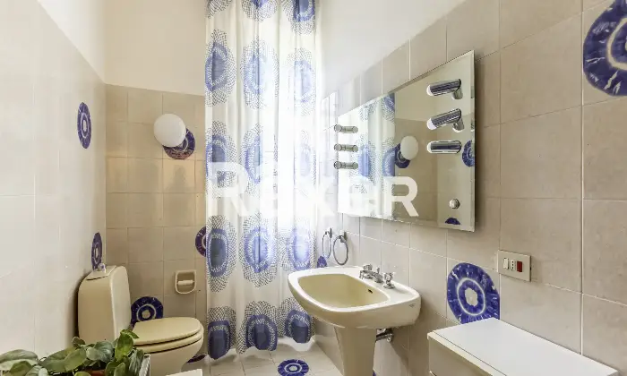Rexer-Firenze-Via-del-Larione-ultimo-piano-di-vani-con-terrazze-Altro