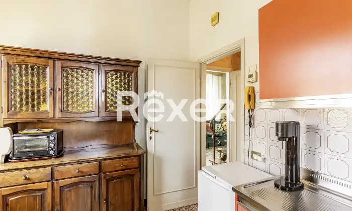Rexer-Firenze-Via-del-Larione-ultimo-piano-di-vani-con-terrazze-Altro