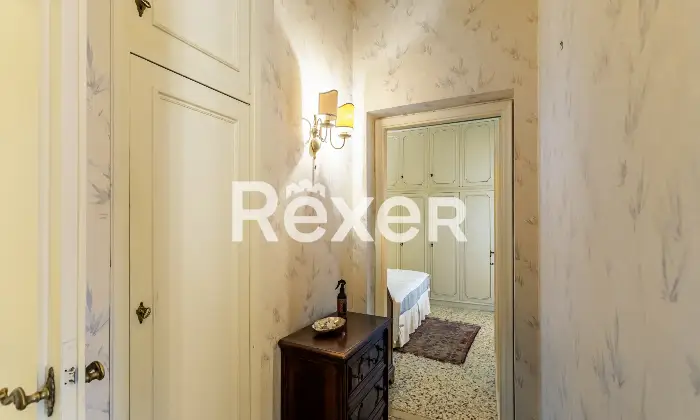 Rexer-Firenze-Via-del-Larione-ultimo-piano-di-vani-con-terrazze-Altro