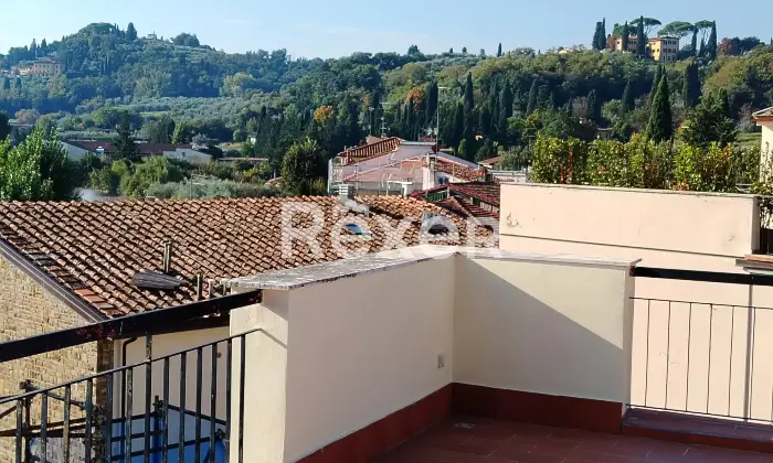 Rexer-Firenze-Via-del-Larione-ultimo-piano-di-vani-con-terrazze-Altro