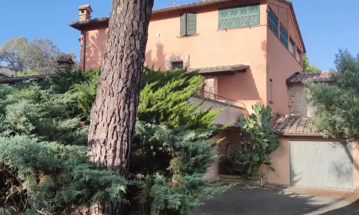 Rexer-Corciano-Residenza-Borgomeo-Umbria-SolomeoCorciano-Perugia-Casale-depoca-anche-per-permute-Terrazzo