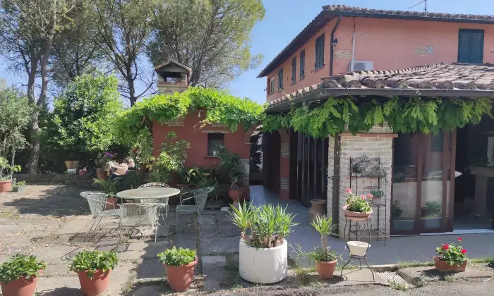 Rexer-Corciano-Residenza-Borgomeo-Umbria-SolomeoCorciano-Perugia-Casale-depoca-anche-per-permute-Giardino