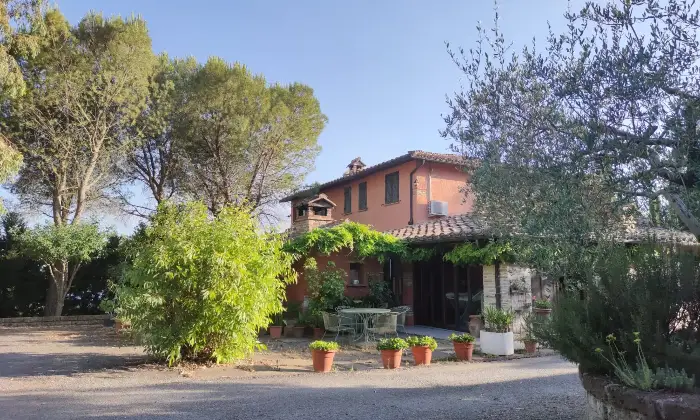 Rexer-Corciano-Residenza-Borgomeo-Umbria-SolomeoCorciano-Perugia-Casale-depoca-anche-per-permute-Giardino