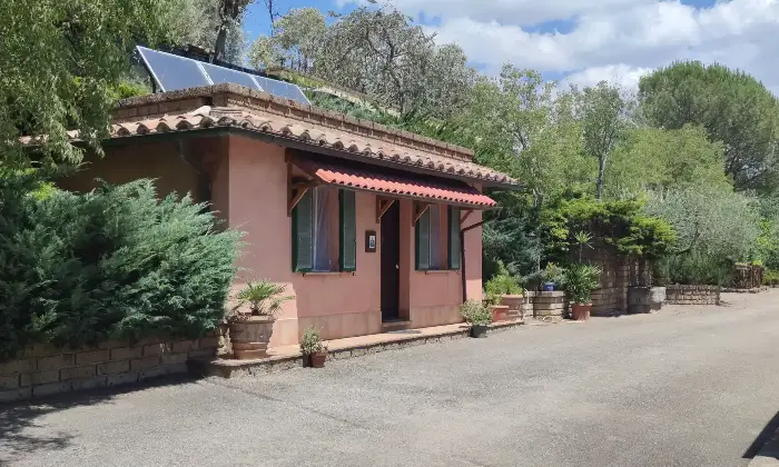 Rexer-Corciano-Residenza-Borgomeo-Umbria-SolomeoCorciano-Perugia-Casale-depoca-anche-per-permute-Terrazzo