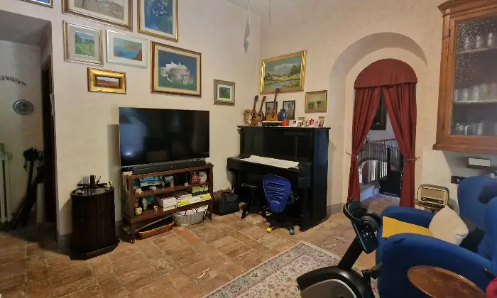 Rexer-Corciano-Residenza-Borgomeo-Umbria-SolomeoCorciano-Perugia-Casale-depoca-anche-per-permute-Salone
