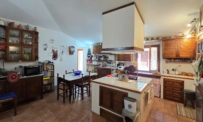 Rexer-Corciano-Residenza-Borgomeo-Umbria-SolomeoCorciano-Perugia-Casale-depoca-anche-per-permute-Altro
