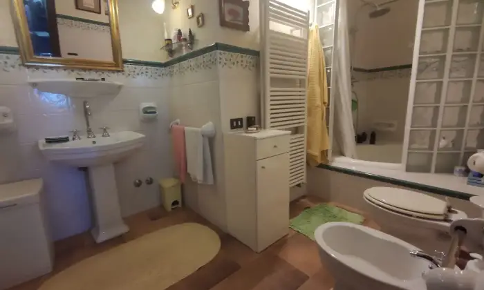 Rexer-Corciano-Residenza-Borgomeo-Umbria-SolomeoCorciano-Perugia-Casale-depoca-anche-per-permute-Bagno