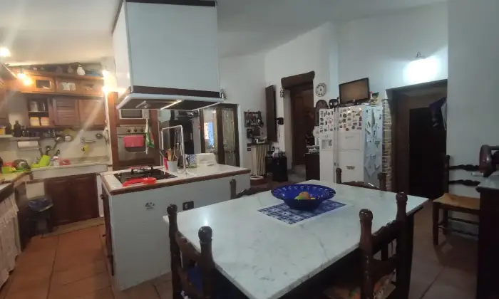 Rexer-Corciano-Residenza-Borgomeo-Umbria-SolomeoCorciano-Perugia-Casale-depoca-anche-per-permute-Cucina