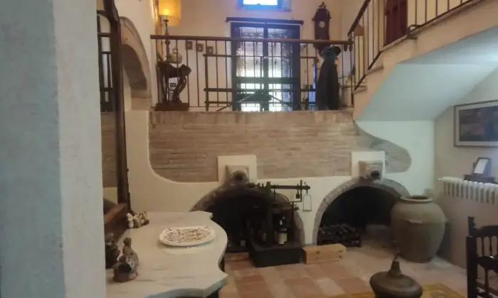 Rexer-Corciano-Residenza-Borgomeo-Umbria-SolomeoCorciano-Perugia-Casale-depoca-anche-per-permute-Altro