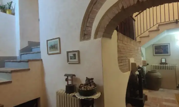 Rexer-Corciano-Residenza-Borgomeo-Umbria-SolomeoCorciano-Perugia-Casale-depoca-anche-per-permute-Altro