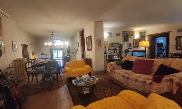 Rexer-Corciano-Residenza-Borgomeo-Umbria-SolomeoCorciano-Perugia-Casale-depoca-anche-per-permute-Salone