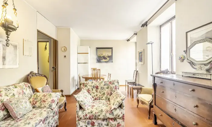 Rexer-Lanzo-Dintelvi-Bilocale-ampio-sito-al-primo-piano-con-terrazzo-in-posizione-centrale-Alta-Valle-Intelvi-Altro