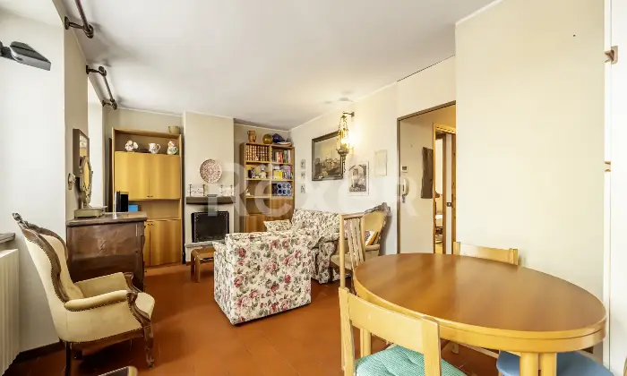 Rexer-Lanzo-Dintelvi-Bilocale-ampio-sito-al-primo-piano-con-terrazzo-in-posizione-centrale-Alta-Valle-Intelvi-Altro