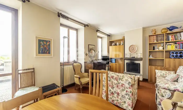 Rexer-Lanzo-Dintelvi-Bilocale-ampio-sito-al-primo-piano-con-terrazzo-in-posizione-centrale-Alta-Valle-Intelvi-Altro