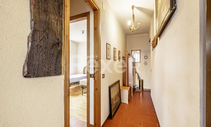 Rexer-Lanzo-Dintelvi-Bilocale-ampio-sito-al-primo-piano-con-terrazzo-in-posizione-centrale-Alta-Valle-Intelvi-Altro