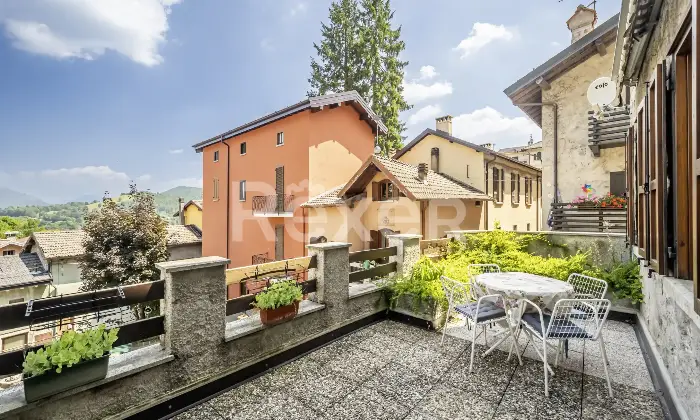 Rexer-Lanzo-Dintelvi-Bilocale-ampio-sito-al-primo-piano-con-terrazzo-in-posizione-centrale-Alta-Valle-Intelvi-Altro