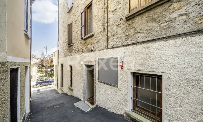 Rexer-Lanzo-Dintelvi-Bilocale-ampio-sito-al-primo-piano-con-terrazzo-in-posizione-centrale-Alta-Valle-Intelvi-Altro