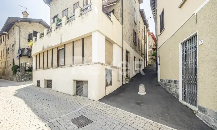 Rexer-Lanzo-Dintelvi-Bilocale-ampio-sito-al-primo-piano-con-terrazzo-in-posizione-centrale-Alta-Valle-Intelvi-Altro