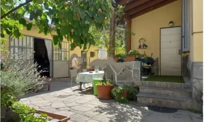 Rexer-Landriano-Vendesi-ampia-villa-indipendente-nel-centro-storico-di-Landriano-a-soli-km-da-Milano-e-Pavia-Altro
