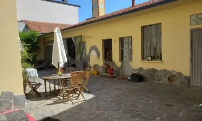 Rexer-Landriano-Vendesi-ampia-villa-indipendente-nel-centro-storico-di-Landriano-a-soli-km-da-Milano-e-Pavia-Altro