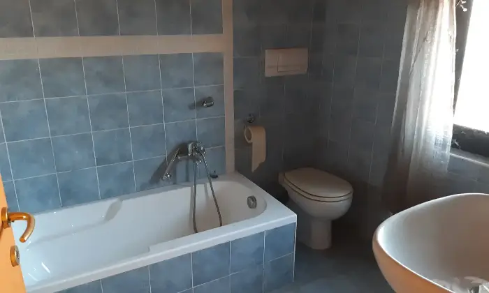 Rexer-Portalbera-In-vendita-casa-indipendente-con-camino-terrazzi-e-tre-camere-Altro