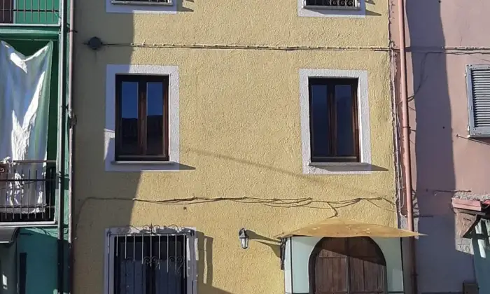 Rexer-Portalbera-In-vendita-casa-indipendente-con-camino-terrazzi-e-tre-camere-Altro