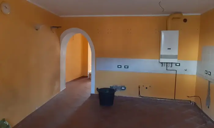 Rexer-Portalbera-In-vendita-casa-indipendente-con-camino-terrazzi-e-tre-camere-Altro