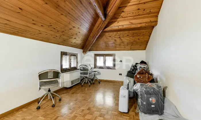 Rexer-Guidizzolo-Prestigiosa-propriet-indipendente-con-piscina-in-contesto-esclusivo-Altro