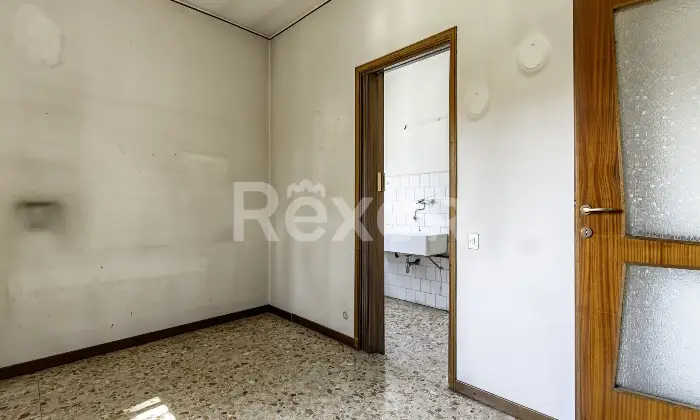 Rexer-Uboldo-Villa-con-due-appartamenti-giardino-e-due-box-auto-Altro