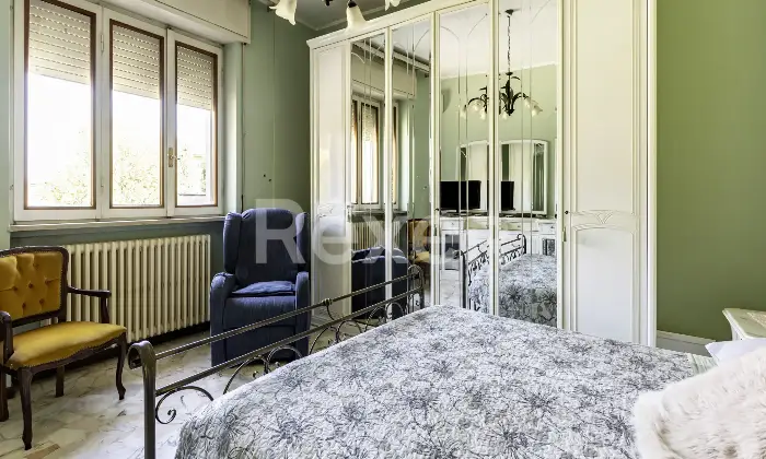 Rexer-Uboldo-Villa-con-due-appartamenti-giardino-e-due-box-auto-Altro