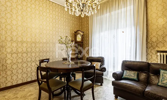 Rexer-Uboldo-Villa-con-due-appartamenti-giardino-e-due-box-auto-Altro