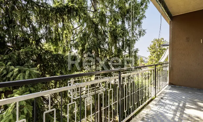 Rexer-Uboldo-Villa-con-due-appartamenti-giardino-e-due-box-auto-Altro