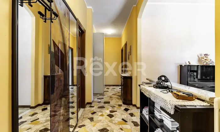 Rexer-Uboldo-Villa-con-due-appartamenti-giardino-e-due-box-auto-Altro