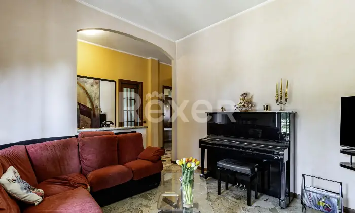 Rexer-Uboldo-Villa-con-due-appartamenti-giardino-e-due-box-auto-Altro