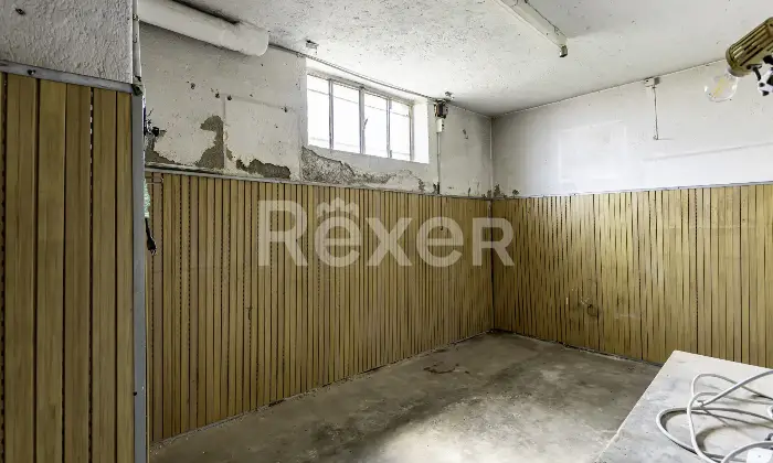 Rexer-Uboldo-Villa-con-due-appartamenti-giardino-e-due-box-auto-Altro