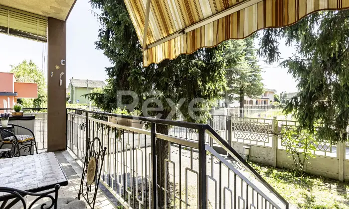 Rexer-Uboldo-Villa-con-due-appartamenti-giardino-e-due-box-auto-Altro