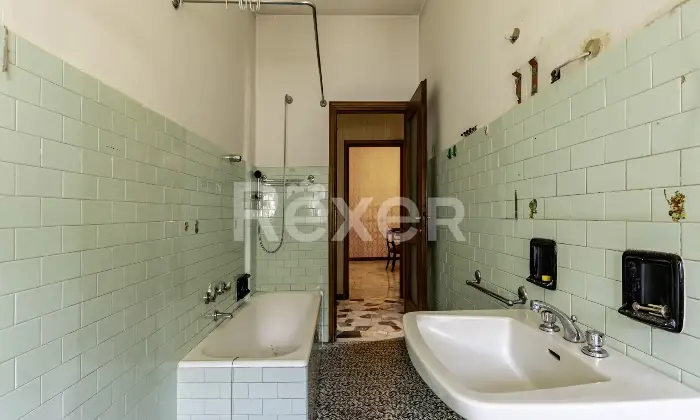 Rexer-Uboldo-Villa-con-due-appartamenti-giardino-e-due-box-auto-Altro