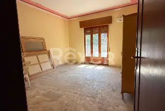 Rexer-Reggio-Calabria-Luminoso-pentavano-con-tripla-esposizione-Altro